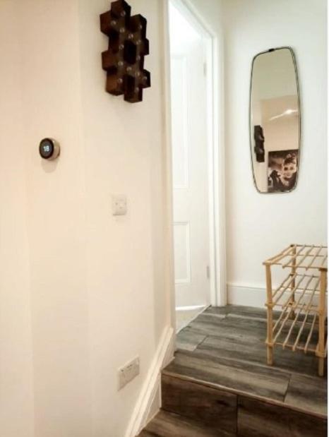 Stylish 2-Bed Flat, Quick Access To London Sights Apartment Exterior foto