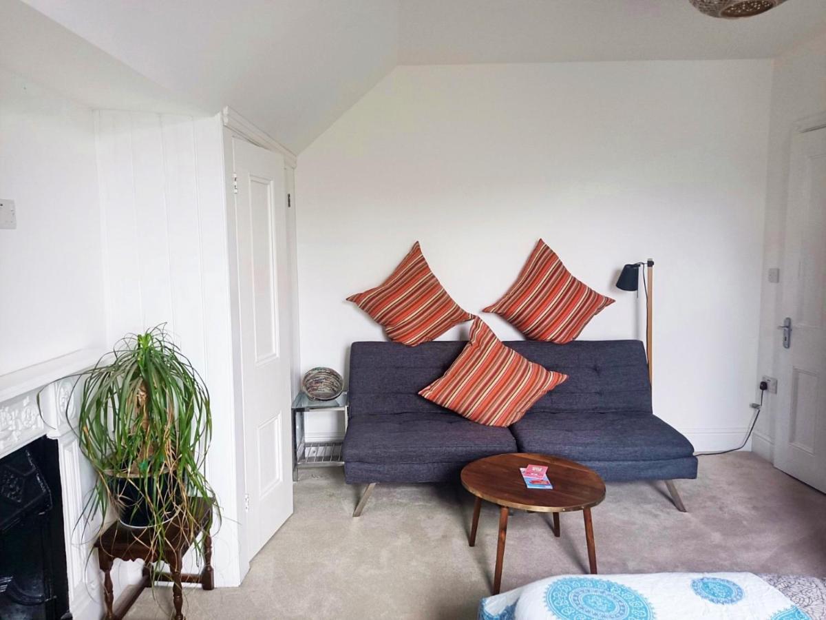 Stylish 2-Bed Flat, Quick Access To London Sights Apartment Exterior foto